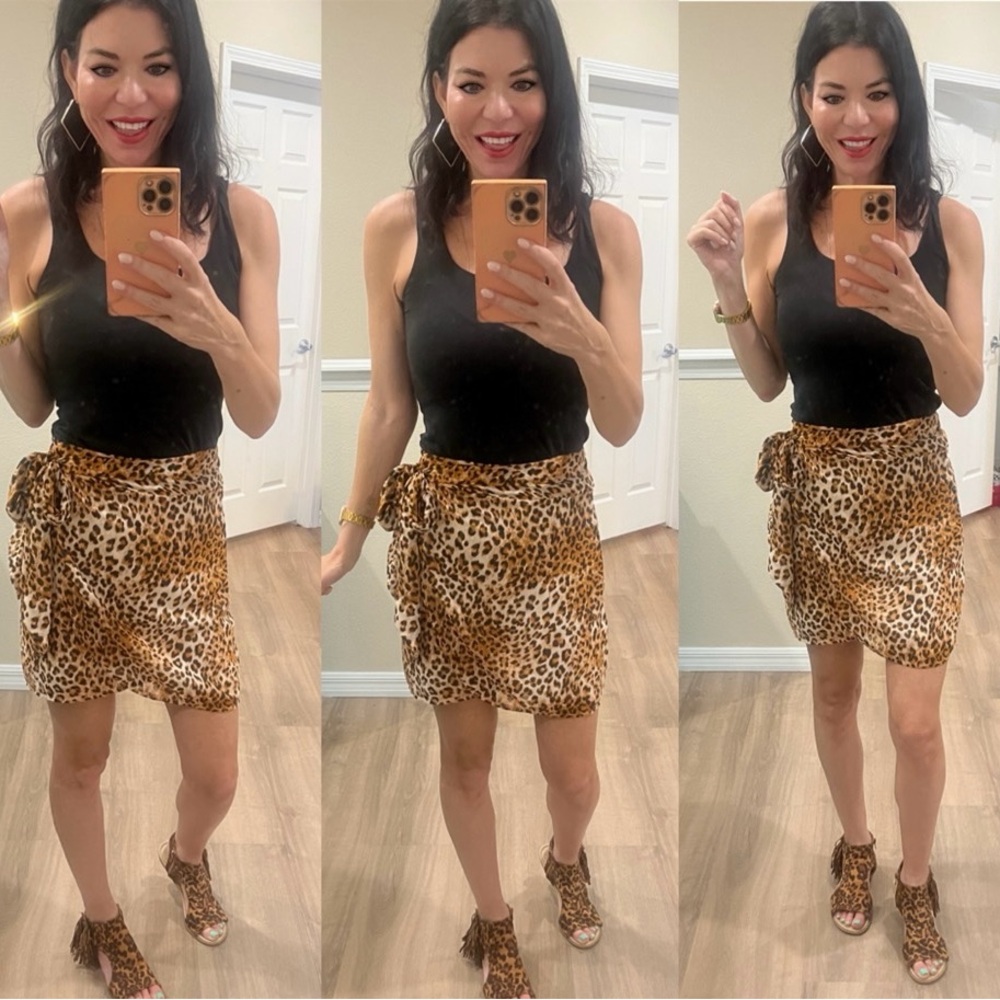 NEW WITH TAGS Dress Forum- Leopard Print Tie-Waist Mini Skirt - Brown